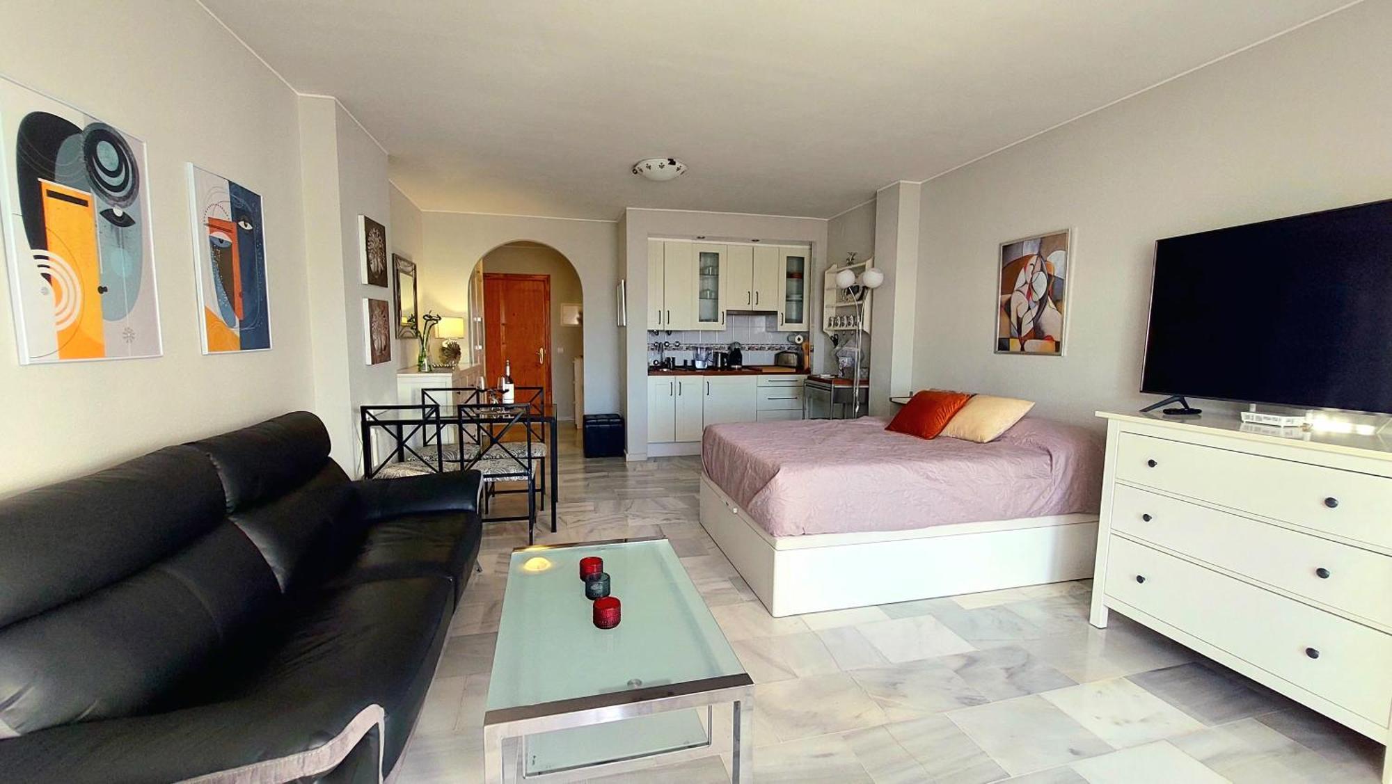 Estudio Pasodoble. Pueblo Evita Benalmádena Εξωτερικό φωτογραφία